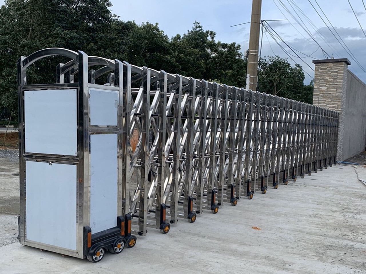 Cổng Xếp Điện Inox